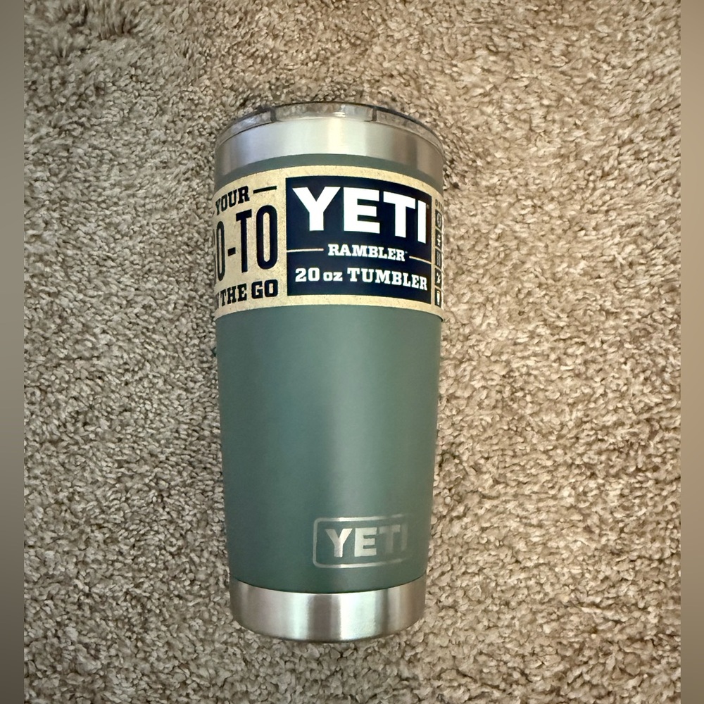 YETI Rambler 20 oz Tumbler - Camp Green